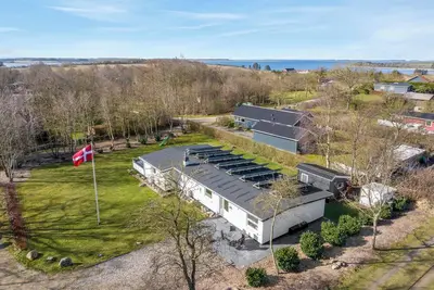 Image de Holiday home with pool and spa close to the Limfjord.