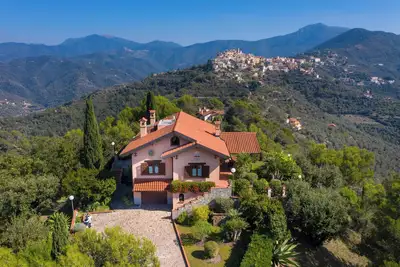 « Il Leccio » – Villa romantique avec vue panoramique époustouflante
