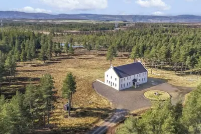 Image de Apartment in large country house 3 miles from Inverness.