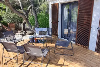 Image de maison au coeur du maquis à 300m de la plage