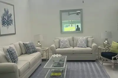 Image de Recently renovated / re-furnished Villa on 6th fairway of the Img Golf Course