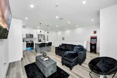 Image de Modern Luxe Retreat w/ Arcade Near Nrg/Downtown