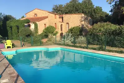Image de Mas catalan 12/15 personnes entouré de vignes et d'oliviers, à 20 min de la mer