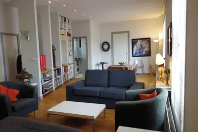 Image de Maison de ville spacieuse et lumineuse - Bx centre-entre 2 stations du tram D-