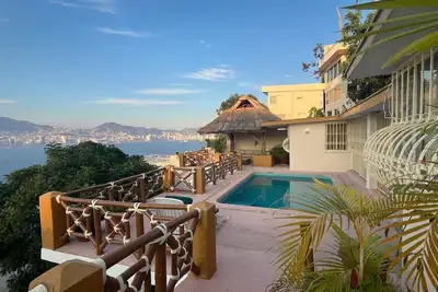 Image de Resting villa overlooking Acapulco Bay