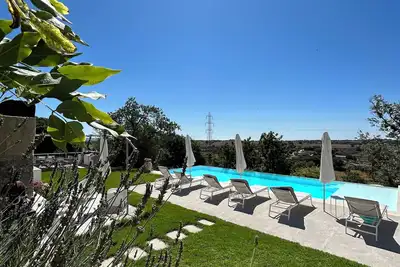 Image de Bright and modern 5-bedroom villa sleeps 12