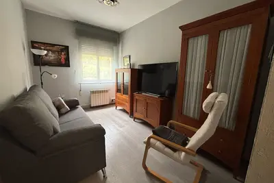 Image de Comfortable apartment close to hiking trails and 20 min from beaches.