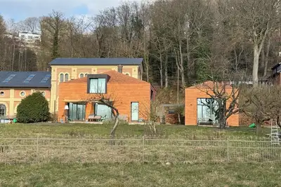 Image de Tinyhouse dream right on the Elbe beach - feel-good oasis in Blankenese