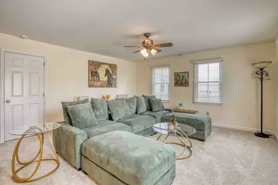 Image de 3Br/1Ba Pondview Langsdale House - A Historic Stay with Heart