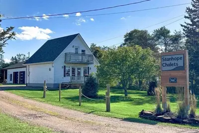 Image de Cozy House/Cottage, minutes to National Park & Golf Course