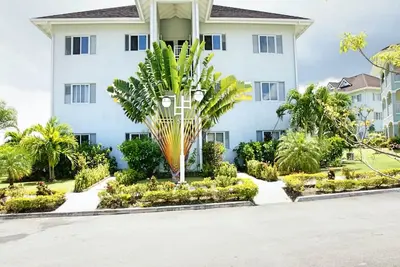 Image de 2-bedroom Treasure in Wonderful Richmond Estate with Ac, WiFi