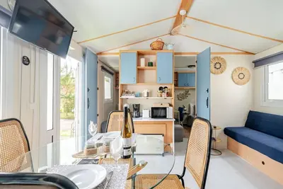 Image de 1a Casa Azul - Charming bungalow - 3 bedrooms, near the beach and Nazaré