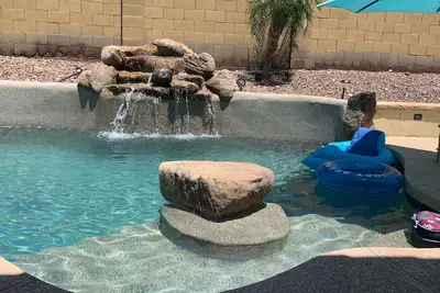 Image de 3-bedroom Pnw beach themed house in Goodyear with Ac, WiFi. Enjoy your stay