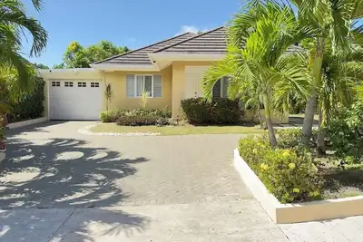 Image de Cool Shade villa in fabulous Richmond Estate with Ac, WiFi