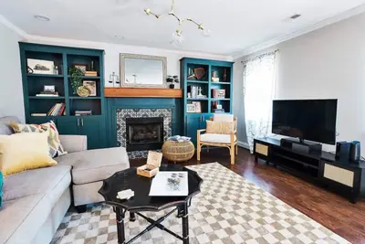 Image de 2br 1ba - Cute Bungalow - Fenced Backyard