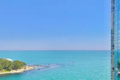 Image de Haeundae Oceanview Escape in Central Marine City, Steps from the Beach.