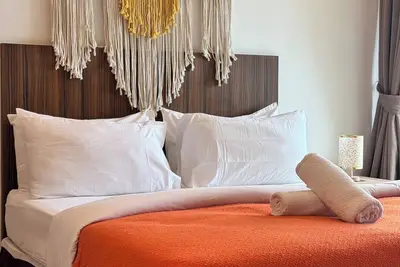 Image de Georgetown Apartment Mansion One By Jere Gurney Heritage Kitchen Wifi