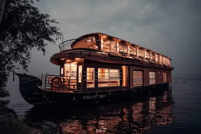 Image de Upper Deck Boathouse
