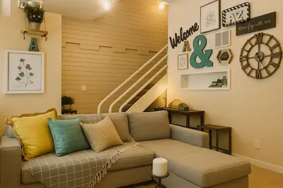 Image de Rare Bart Prince 2br Townhouse in Santa Fe Charm - Monthly Stays Available!