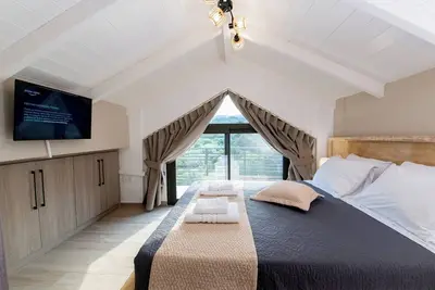 Image de Seaside Suite 4 -Modern & Comfort