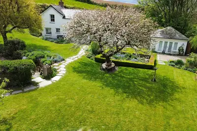 Image de Calenick -  a stylish cottage that sleeps 8 guests in 4 bedrooms