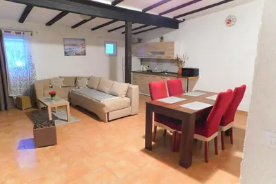 Image de Appartement de vacances pour 4 personnes env. 120 qmà Karin Gornji, Dalmatie (Karinsko More)