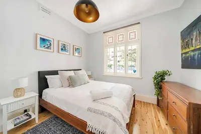 Image de Marvelous Manly Home moments from the Beach - New
