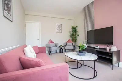 Image de This house is a 4 bedroom(s), 1. 5 bathrooms, located in County Durham, England.