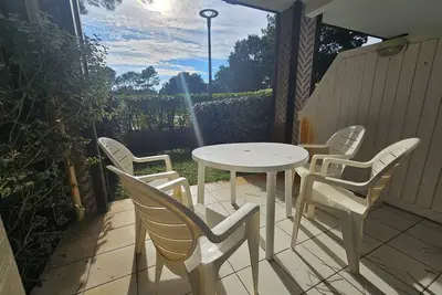 Image de Super  Studio Avec Les Plages Commerces Piscine Petit Jardin Privatif