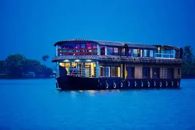 Image de Honeymoon Boathouse