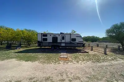 Image de Welcome To Rancho La Valentina, Private Pond, farm animals and Beautiful Cliff!