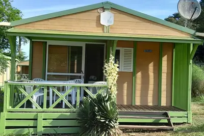 Image de Joli bungalow bien équipé à 300m d'une très grande plage de sable!