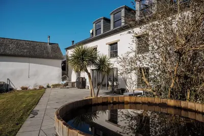 Image de 5* Luxurious Dog Friendly Family Farmhouse near the Beach with Hot Tub & Sauna