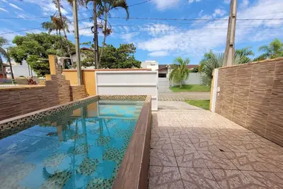 Image de Atami, Cozy house close to the sea with heated pool.