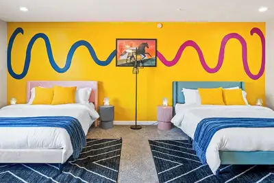 Image de Cozy 4bd - Fire Pit & Bbq - 10 Min from Downtown