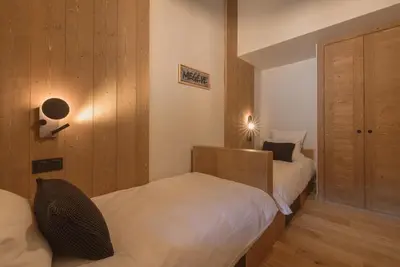Image de Wifi, piscine, sauna, hammam, terrasse, balcon, parking, télévision, casier à ski, 75m², Megève
