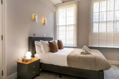 Image de Central Gem | Plush Beds -Walk to Attractions! | Pass the Keys