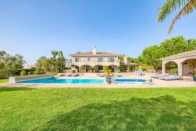 Image de Villa Maravilha - Six Chambres Villa, Couchages 14