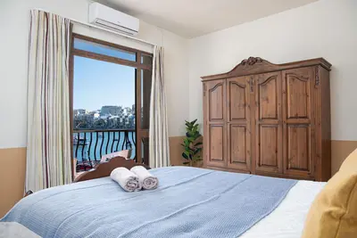 Image de Melita Seafront Bedroom with views, balcony and en-suite