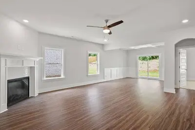 Image de Spacious 5-bedroom house in charming Madison with Ac, WiFi- Rent by bedroom