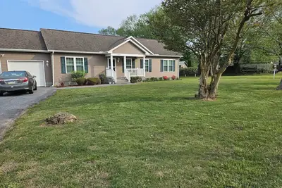 Image de Charming 3-bedroom house in  wonderful and fascinating Berlin, Md.