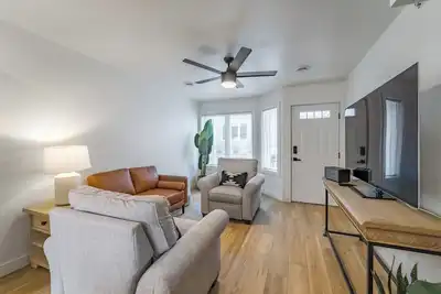 Image de Modern Luxury 3 Bedroom Townhouse by Lakes