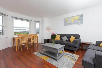 Image de Super Prime Park View Duloch by Three Bridges Apartments