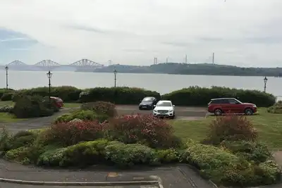 Image de Super Prime Luxury Waterfront View D/Bay by Three Bridges Apartments