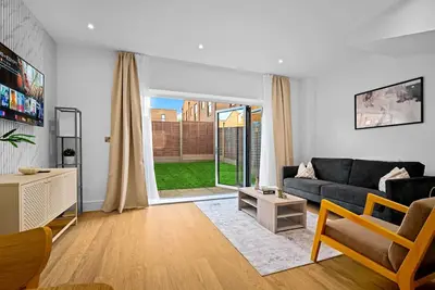 Image de Luxury 4 Bedroom Townhouse - Garden - Balconies