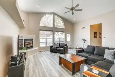 Image de Near Hiking & Golf: Peaceful Home in Flagstaff!