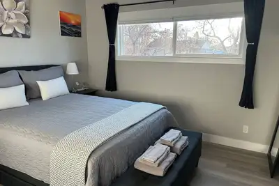 Image de Modern & Stylish Retreat | Peaceful Neighborhood + Central Location