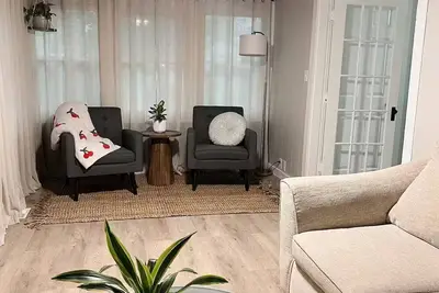 Image de Charming 2-bedroom cottage with a Lake View