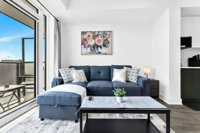 Image de Luxurious new 2Bed 2Bath Condo in Dt Core, Sq1, Mississauga City Centre