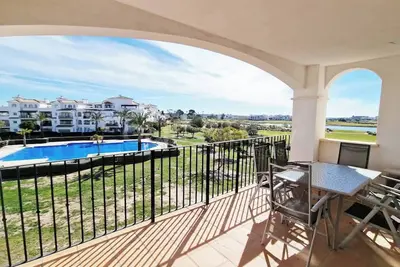 Image de A charming and well-appointed, 2 Bedroom Apartment